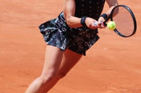 九游体育-包含阿扎伦卡迎来五赛季高光表现，瑞士队球迷沸腾！的词条