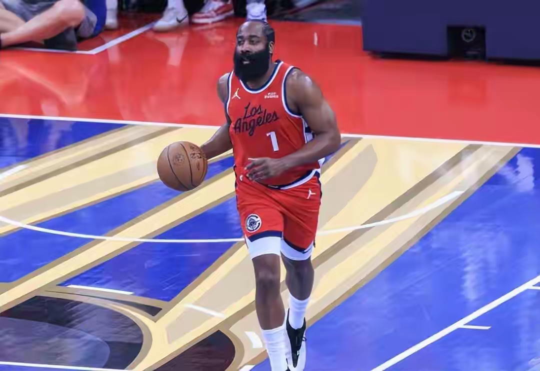 哈登连续十五场比赛得分超过比分优势明显，老鹰挑战极限！的简单介绍